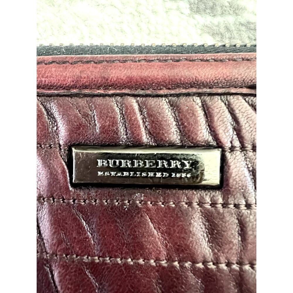 BURBERRY Authentic Quilted Brown Leather Zip Around Credit Cards Wallet - Picture 2 of 11